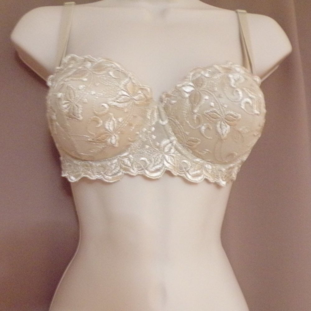Classic Donna Loren Cream Bra with Lace Size 36 C